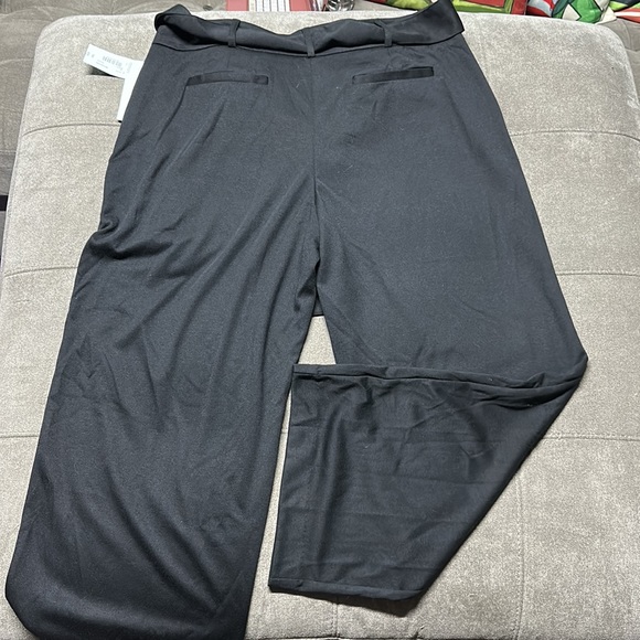 🥰🥰Liz Claiborne 4 Way Stretch Belted Trousers🥰🥰 - Picture 5 of 10